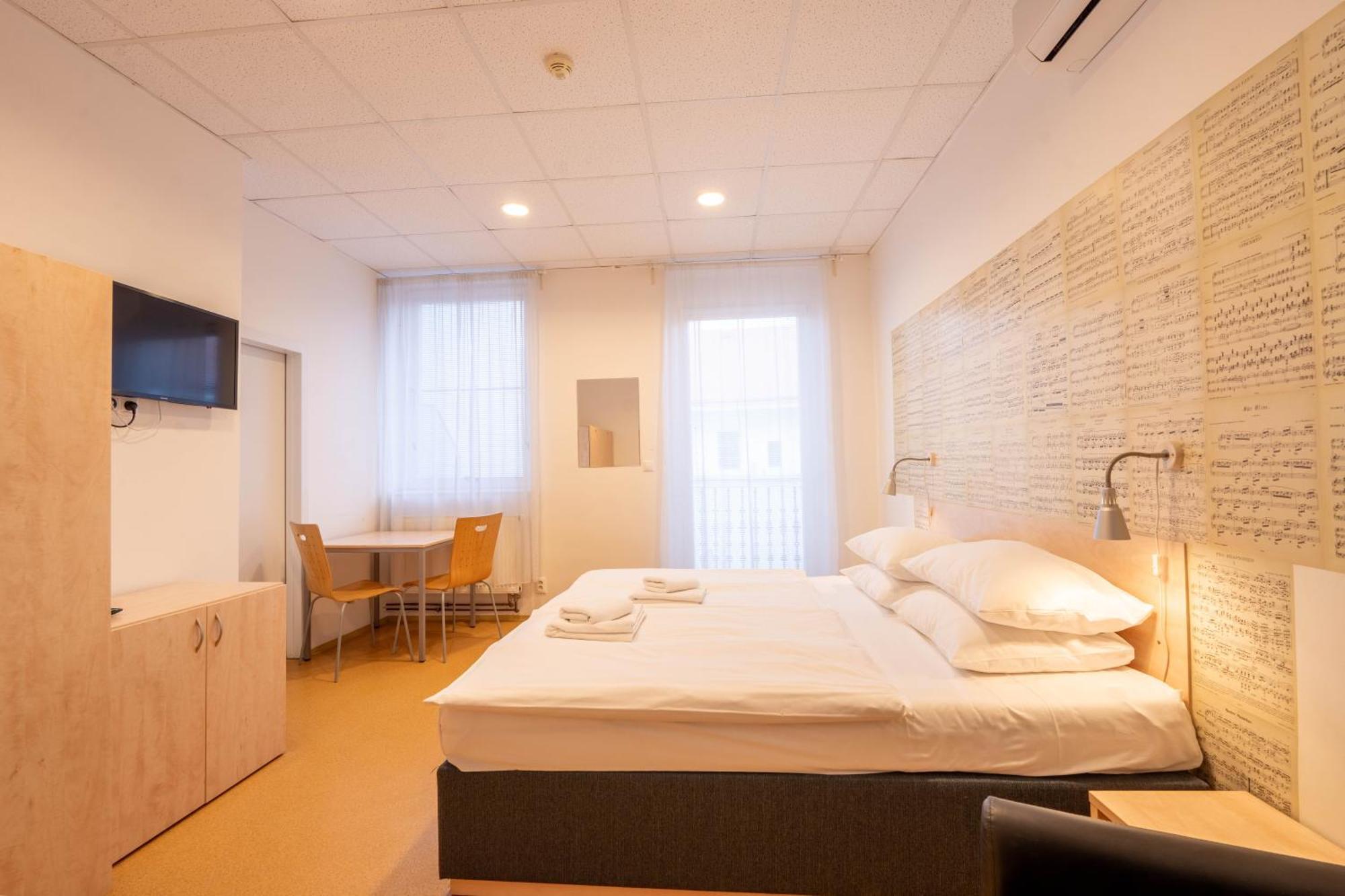 Florenc Hostal