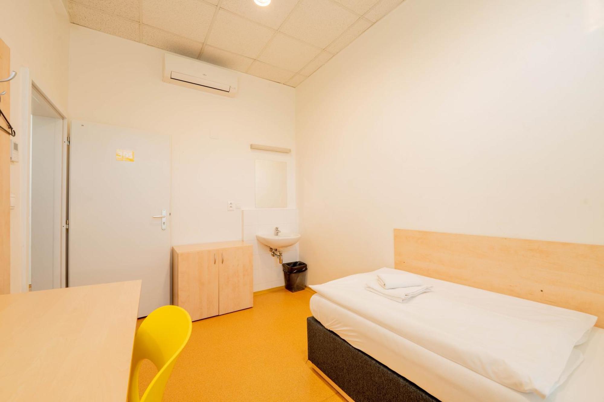Florenc Hostal *